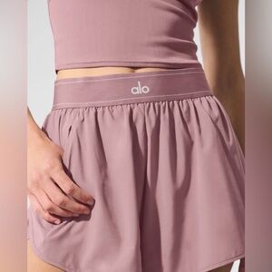 Alo Match Point shorts (smoky quartz)